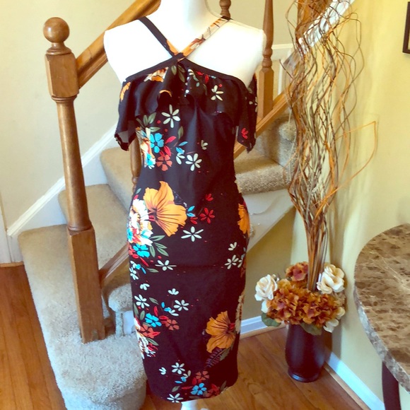 Cold-Shoulder Floral Ruffle Halter Dress - Picture 2 of 8